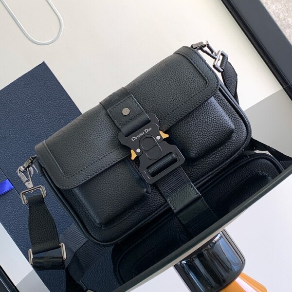 위핑,DIOR 디올 히트 더 로드 메신저 백 1HTME165YMJ