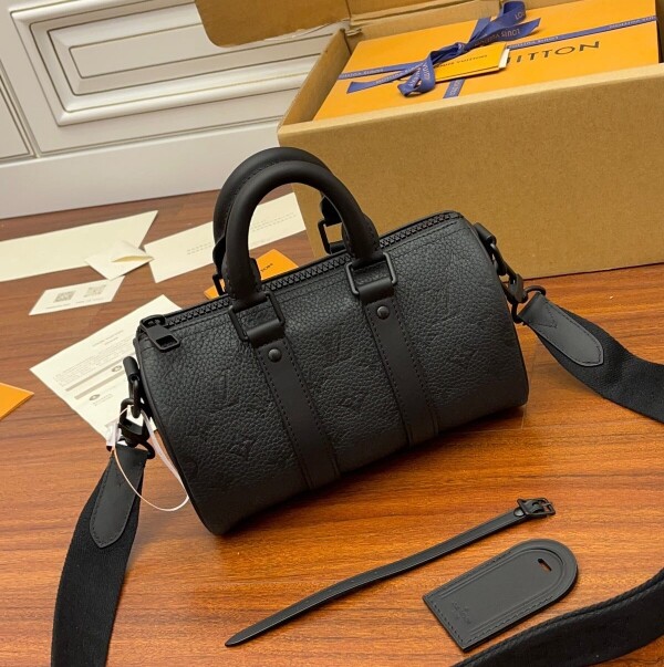 블링크,루이비통 Louis Vuitton 키폴 반둘리에 25 크로스백 M20900